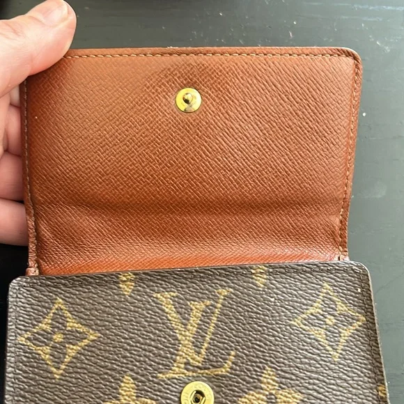 Louis Vuitton Wallet - Picture 3 of 11